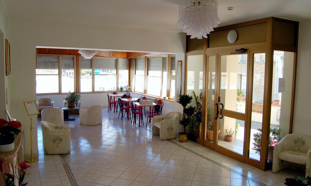Hotel Vittoria تْشيانشانو  تيرمي المظهر الخارجي الصورة