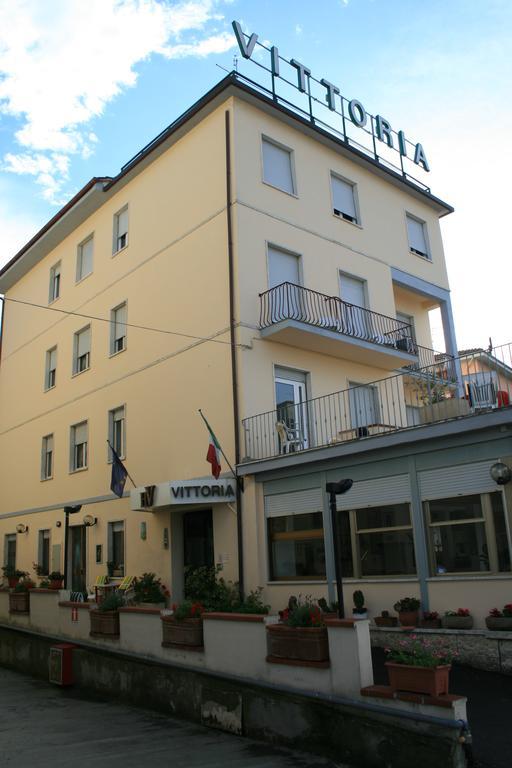 Hotel Vittoria تْشيانشانو  تيرمي المظهر الخارجي الصورة